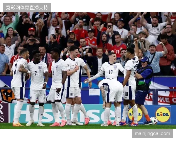凯恩与贝林厄姆状态火热，英格兰队世界杯前景取决于索斯盖特的战术魄力